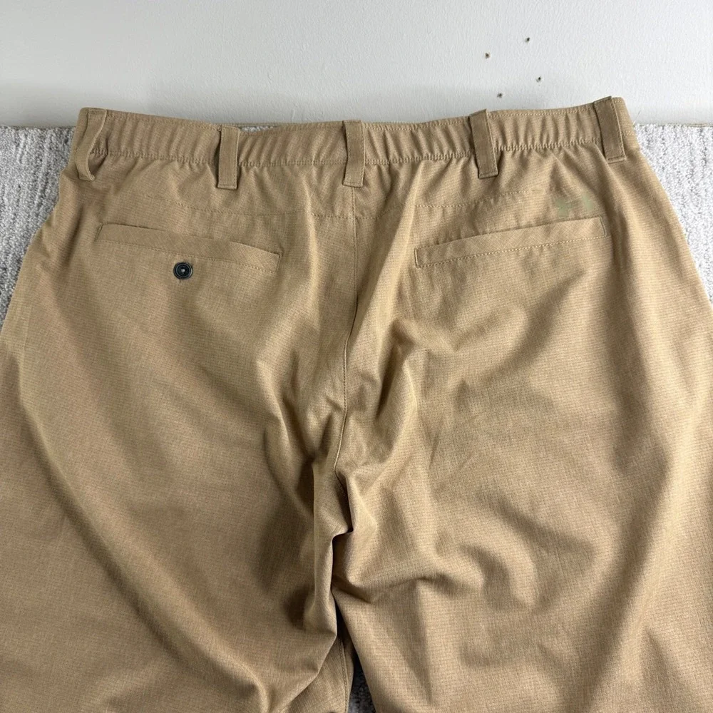 Under Armour Mens Loose Fit Golf Pants Tan Khaki Size 42x34 1309547-234